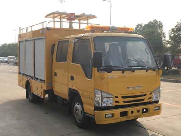 五十鈴搶險(xiǎn)救援照明車